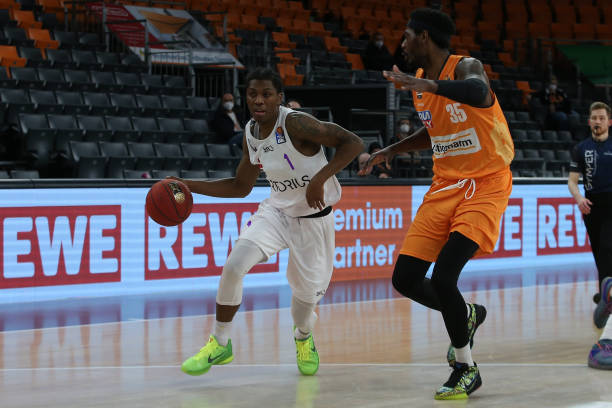 韩国队中场 韩国队中场